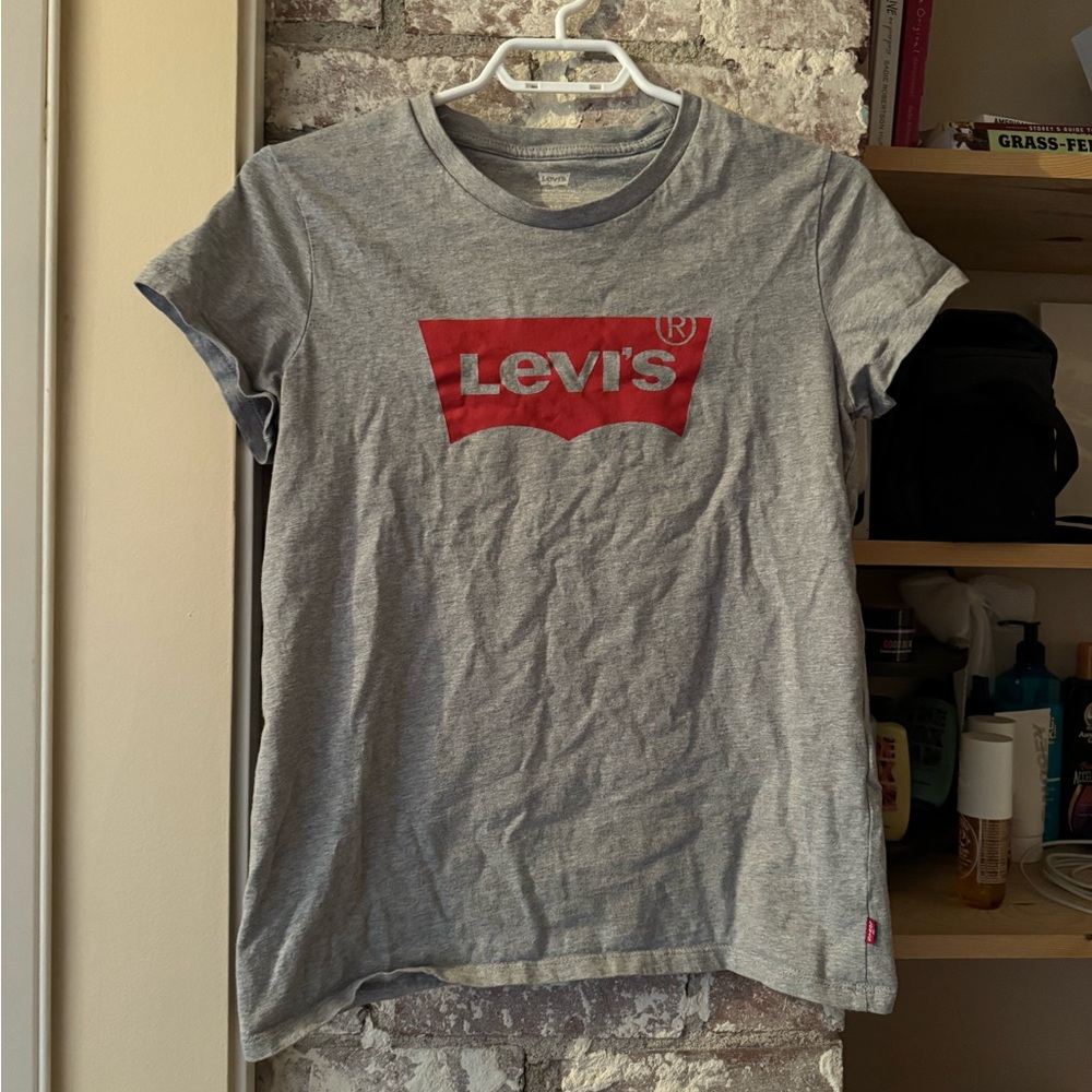 Levi's Heather Gray Tee with Red Logo